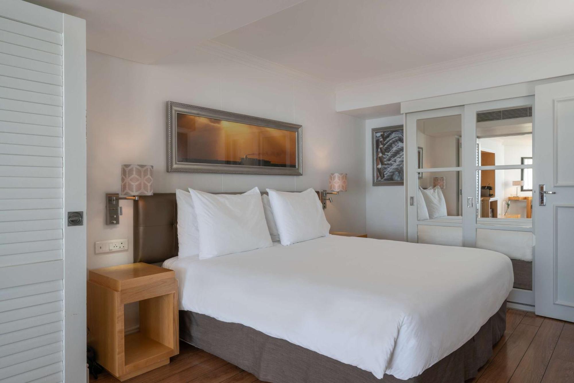 One-Bedroom Suite Balcony Ocean View